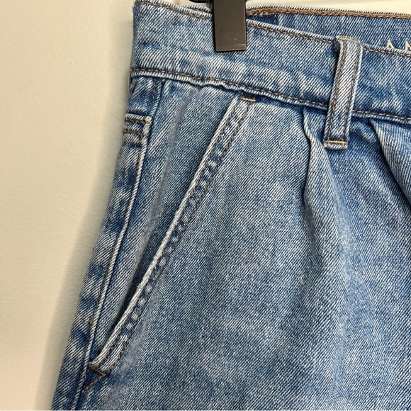 American Eagle Mom Jean Shorts Size 6 - Picture 3 of 7